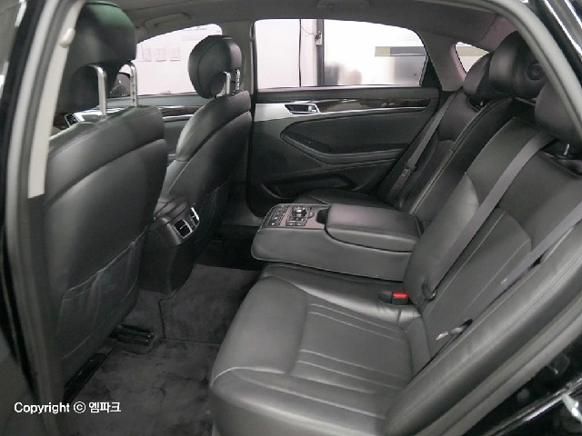 1051501818R11.jpg