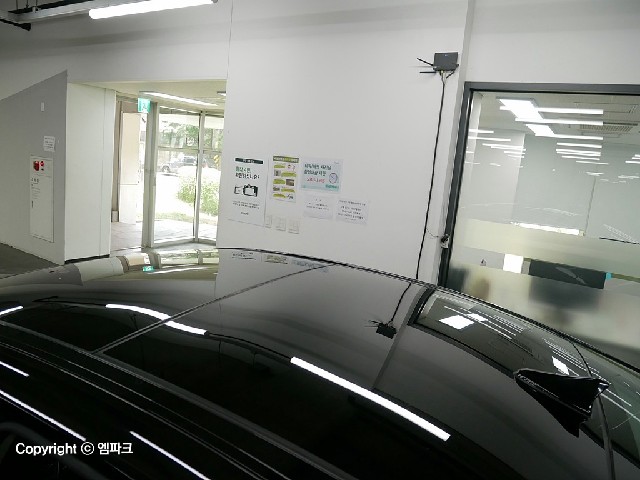 1051501818R17.jpg