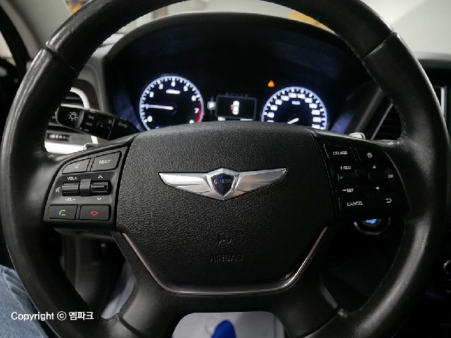 1051501818R8.jpg