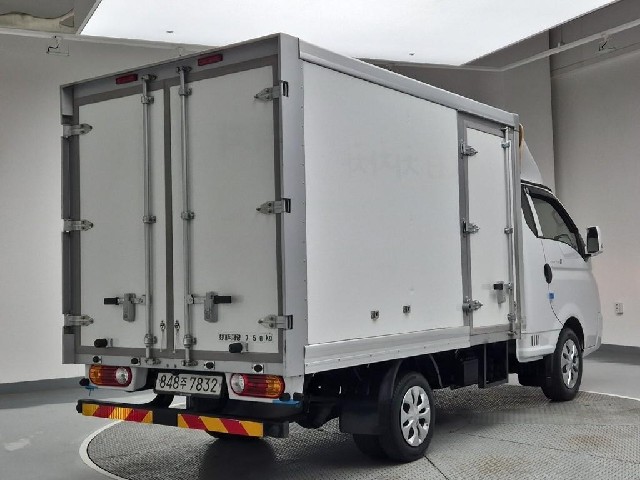 6041000747R3.jpg