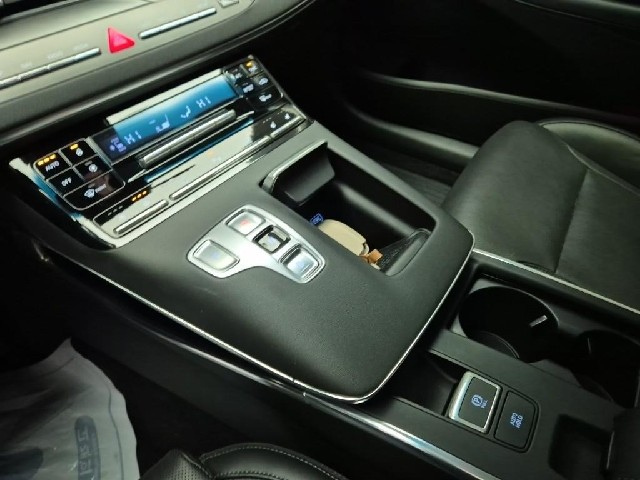 6011000789R8.jpg