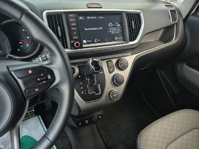 6051501822R10.jpg