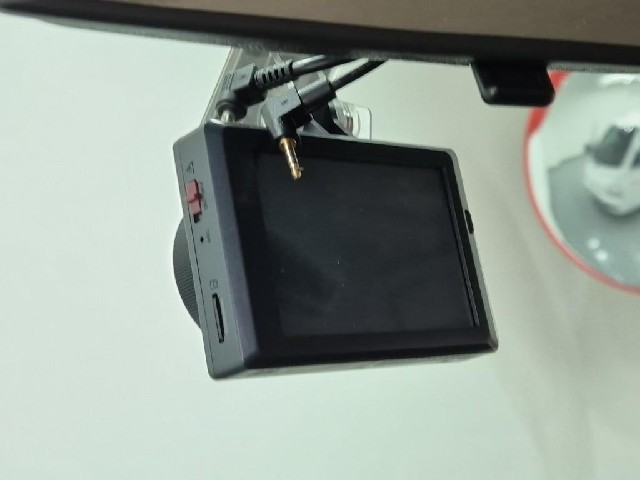 6061000851R11.jpg