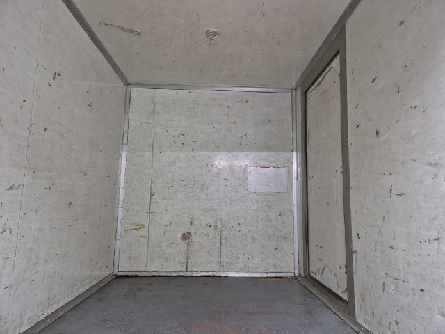 5121002513R16.jpg