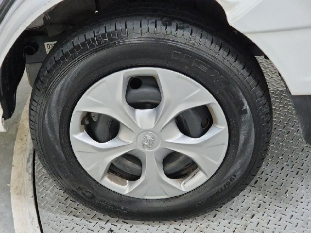 6041501332R15.jpg