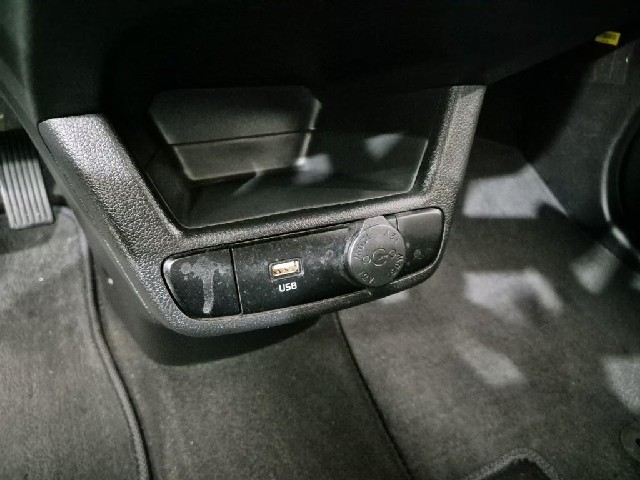 6051000759R16.jpg