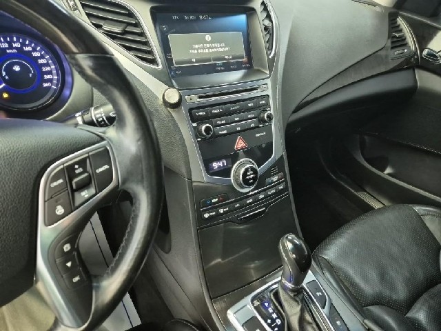 6051500945R10.jpg