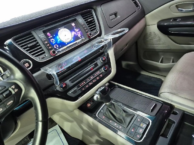 6051000833R10.jpg