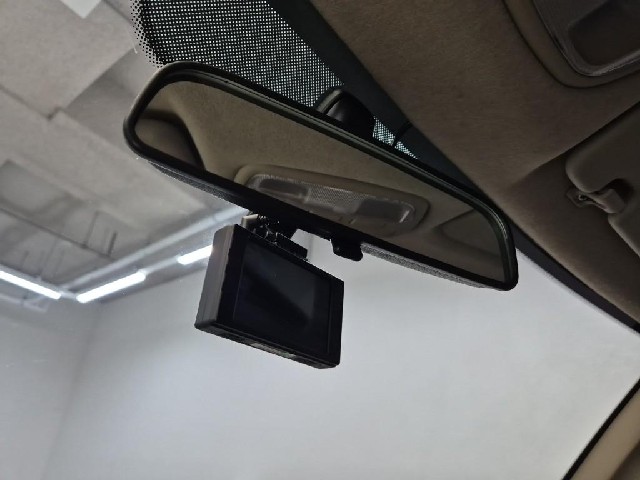6051500652R13.jpg