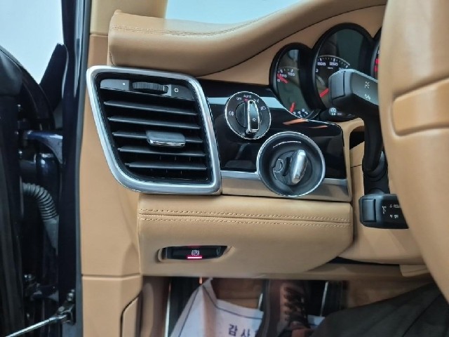 6101000273R17.jpg