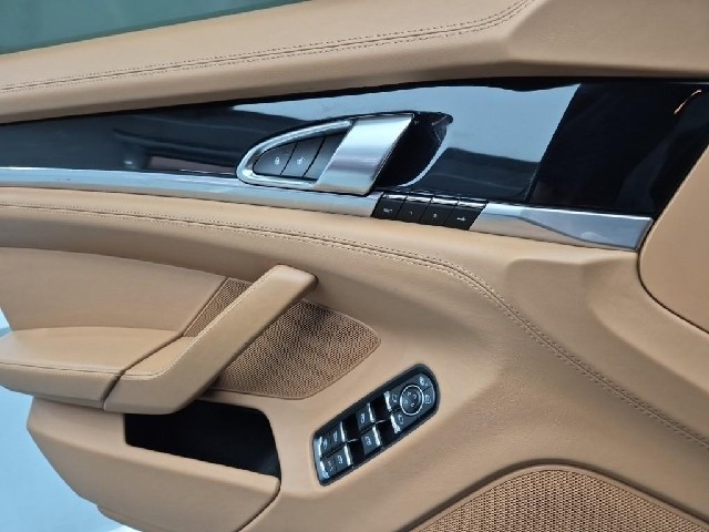 6101000273R18.jpg