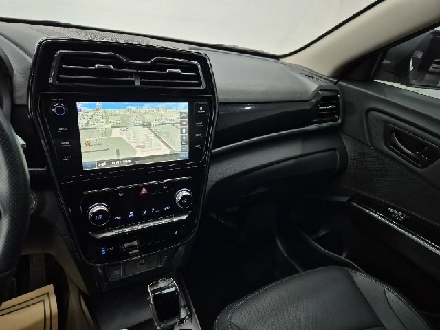 6101000243R10.jpg