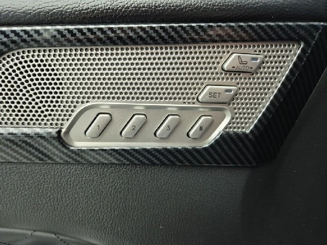 6091501953R17.jpg