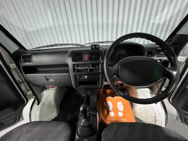 0708956A30251011W00105.jpg