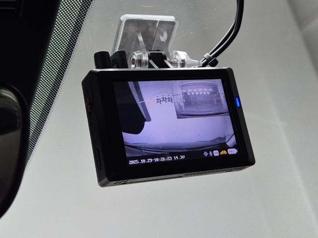 5101001581R15.jpg
