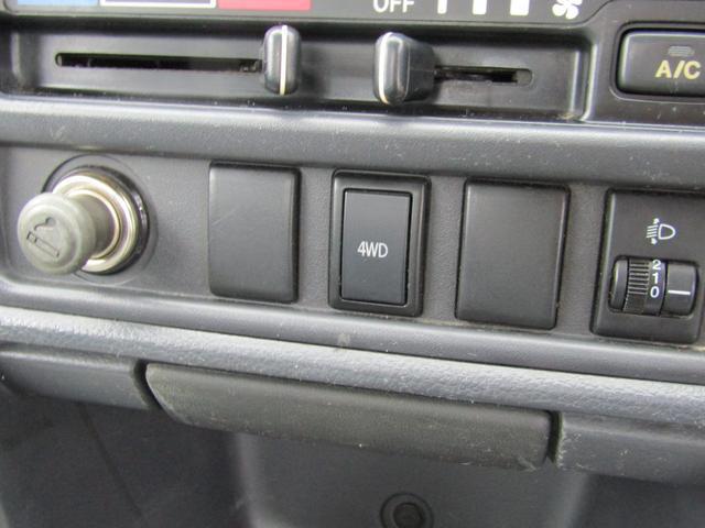 0403269A30260226W00217.jpg
