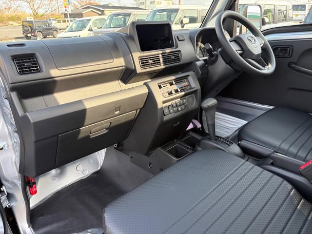 0804637A30260406W00501.jpg