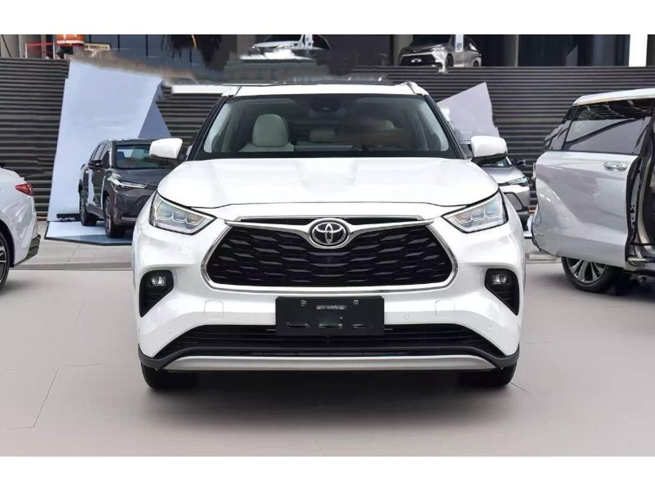 2026 Toyota Fortuner, photo 1 of 1