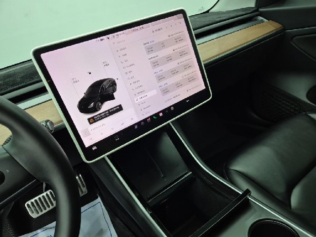 6081001758R10.jpg