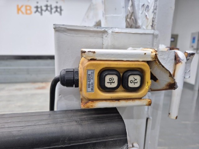 6051001063R15.jpg