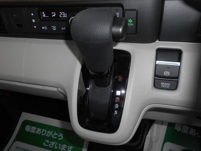 0540095A30251020W00417.jpg