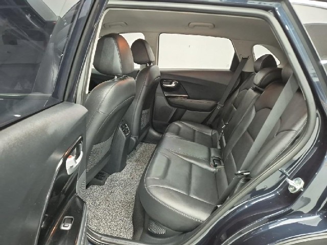 6081001978R12.jpg