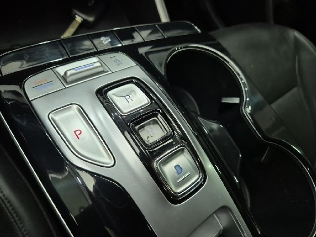 6081000743R8.jpg