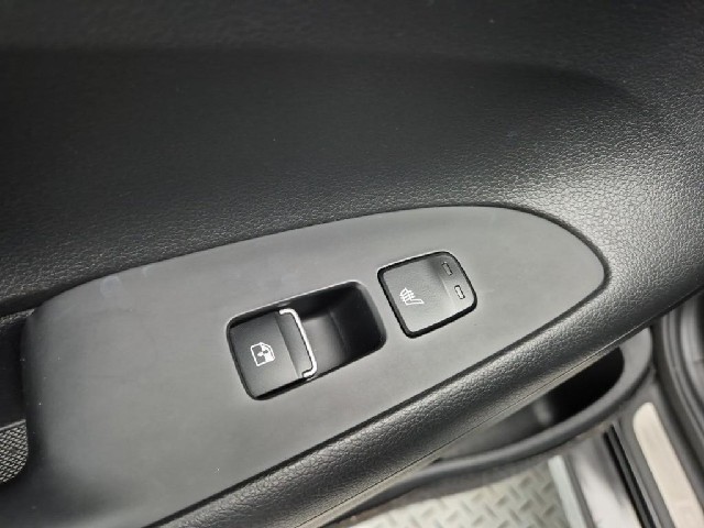6081000591R19.jpg