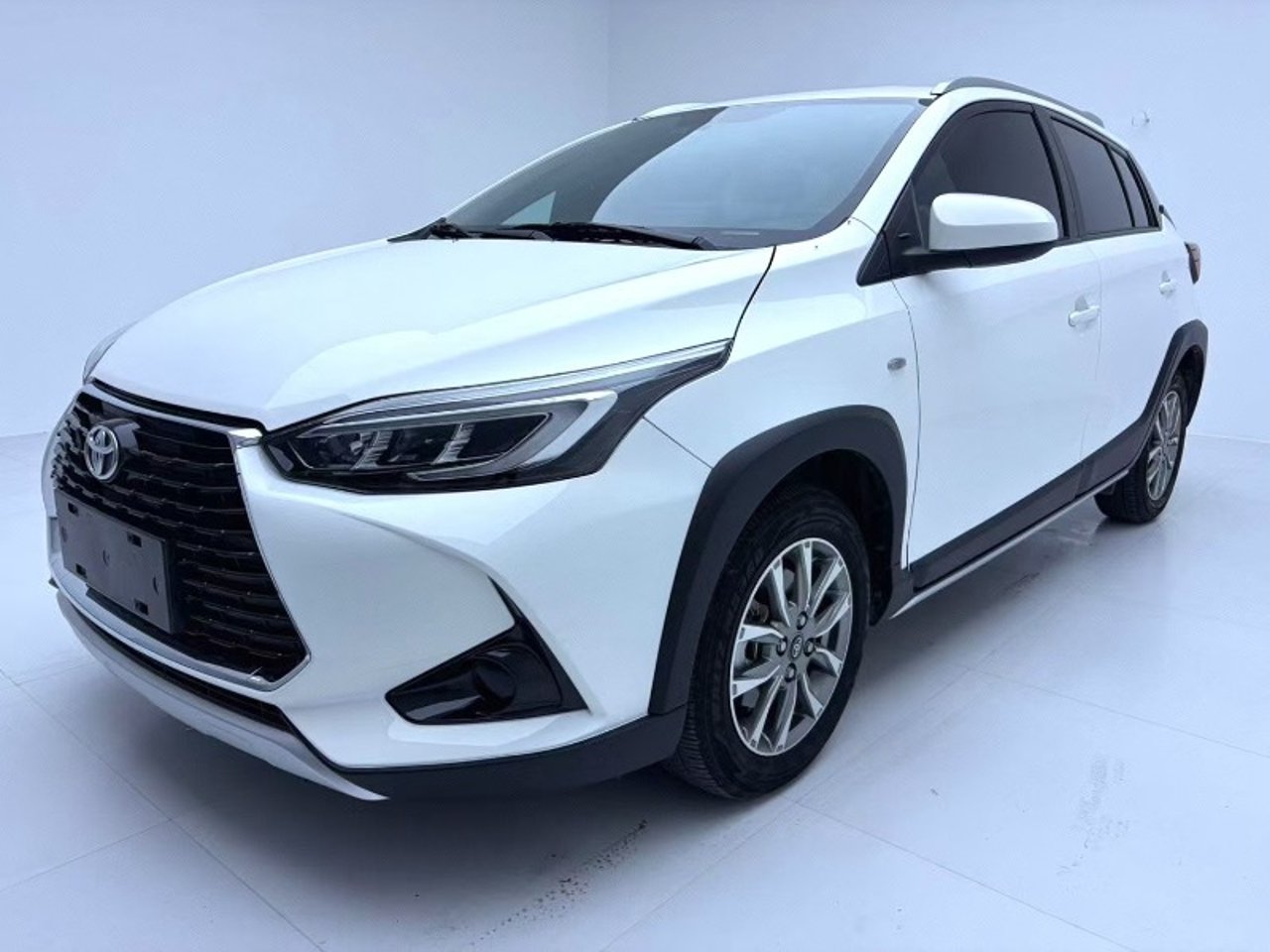 2023 Toyota Yaris, photo 1 of 1