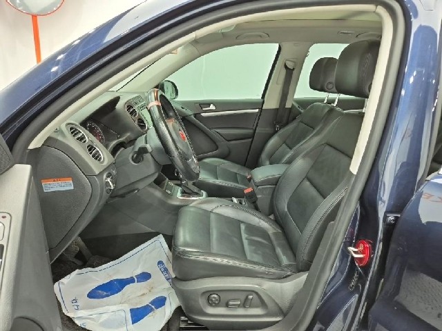 6061000883R11.jpg