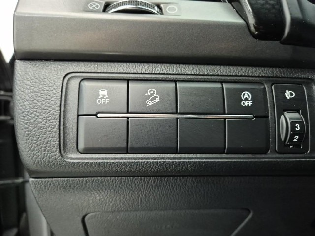 6101000909R18.jpg