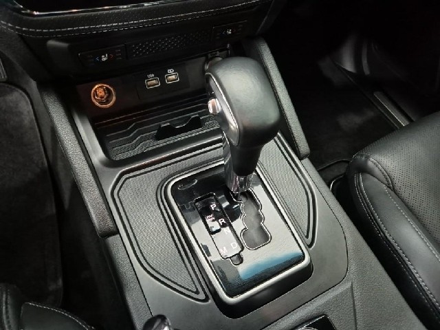 6101000909R8.jpg