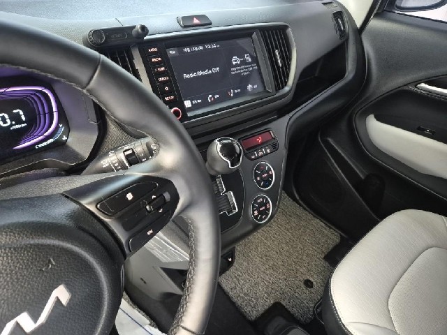 6101500693R10.jpg