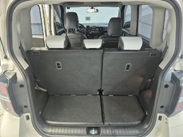 6101500693R17.jpg
