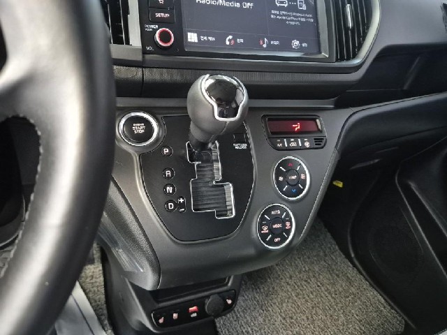 6101500693R8.jpg