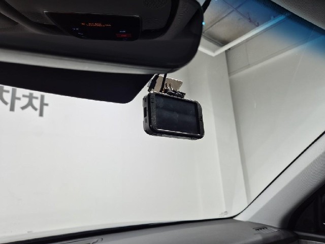 6101000087R17.jpg