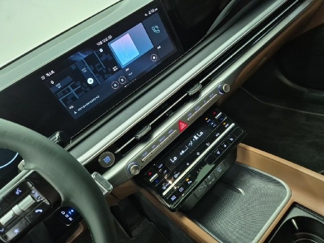 6101000085R10.jpg