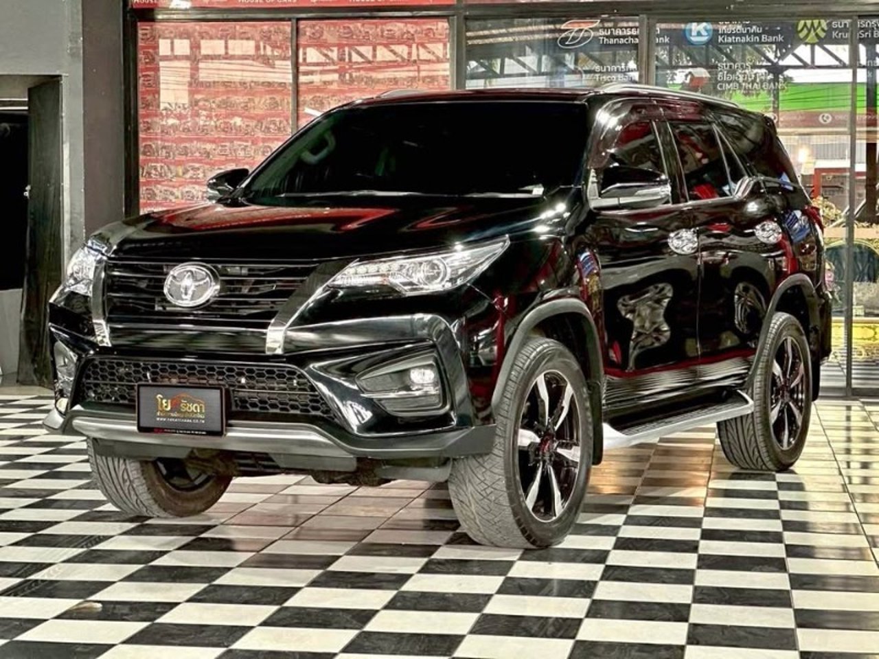 2020 Toyota Fortuner, photo 1 of 1