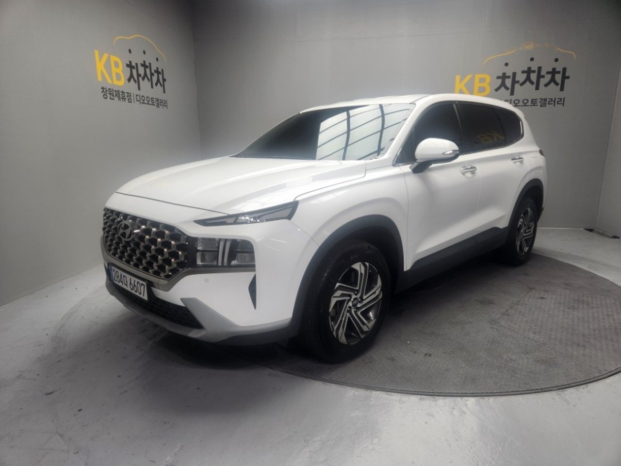 2022 Hyundai Santa, photo 1 of 1