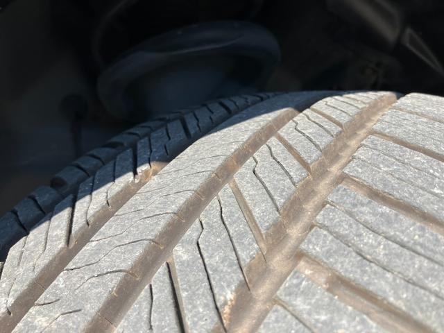 0541445A30261009W00109.jpg