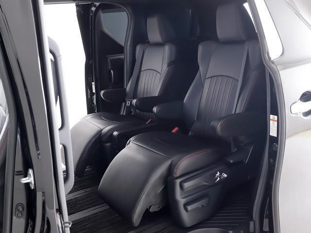 0540675A30261013W00517.jpg