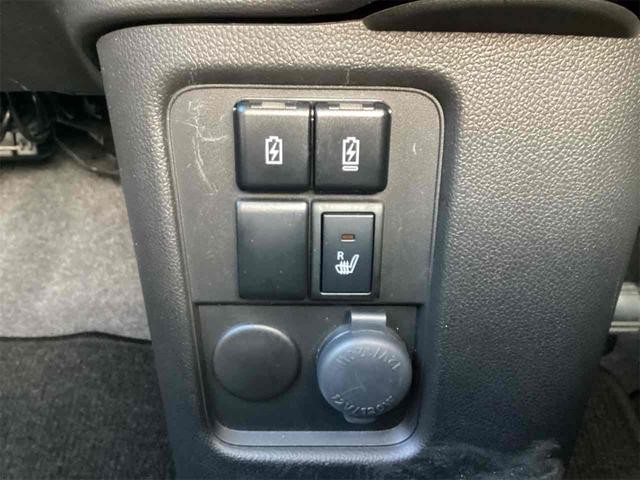 0208769A30261012W00211.jpg