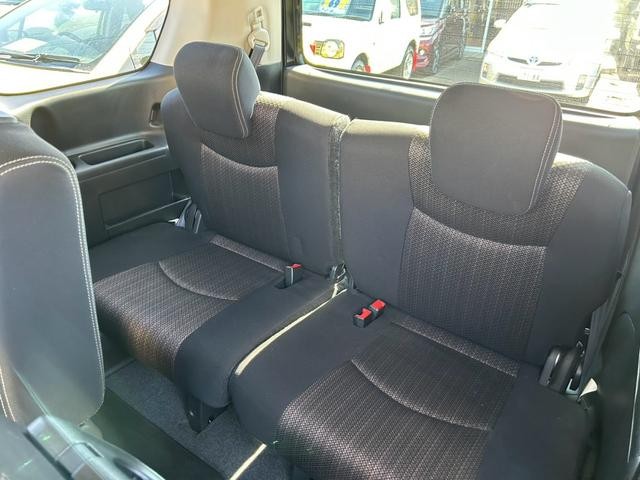 0901572A30261011W00117.jpg