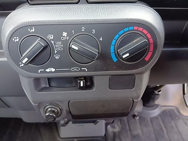 9900182A30261013W00308.jpg