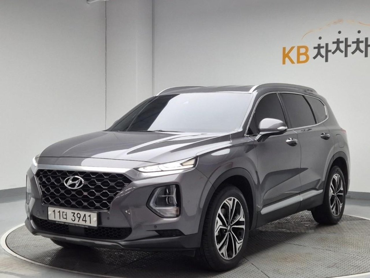 2019 Hyundai Santa, photo 1 of 1