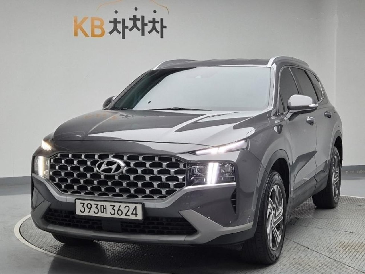 2021 Hyundai Santa, photo 1 of 1