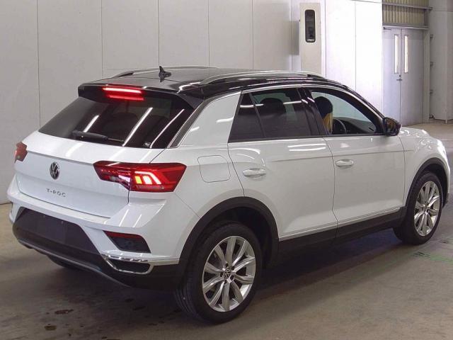 22869147_carP_l_3.jpg