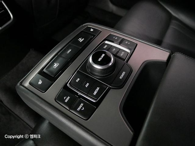 1051501818R15.jpg