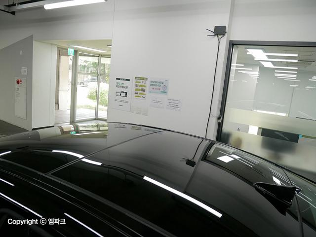 1051501818R17.jpg