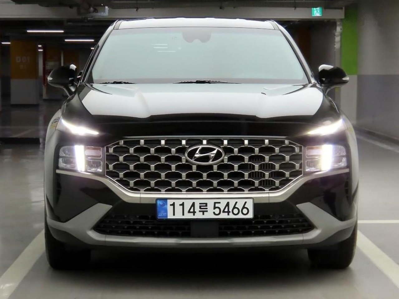 2023 Hyundai Santa, photo 1 of 1